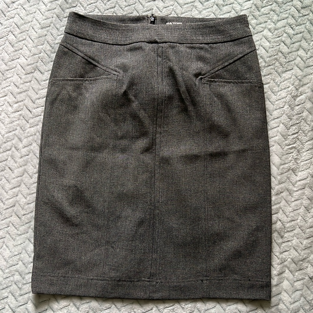 Professional Worthington skirt no split
